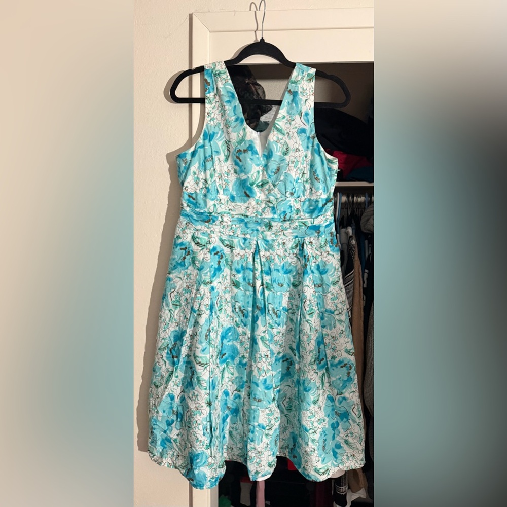 Floral Sleeveless Dress - Blue and White
